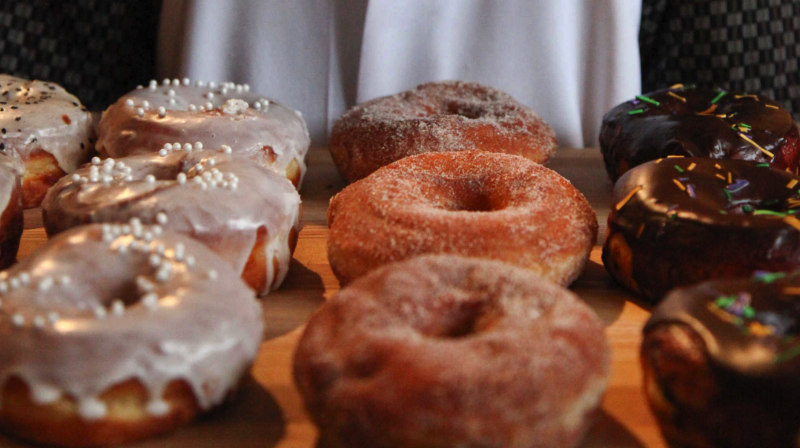 District: Donuts. Sliders. Brew. 4