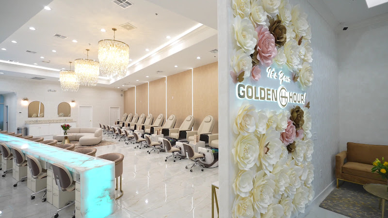 Golden Hour Nails Spa Flamingo 3