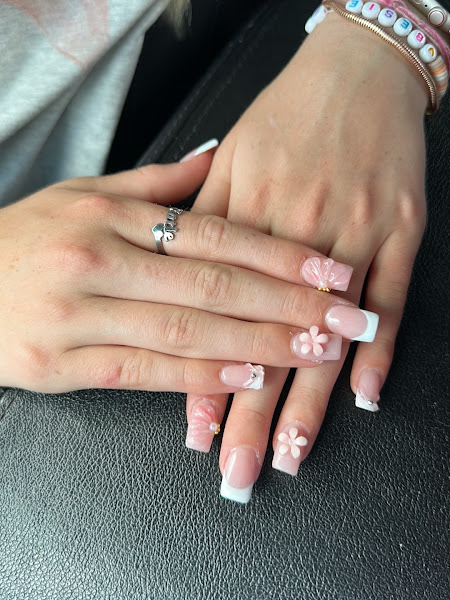 Golden Nail Lounge 5