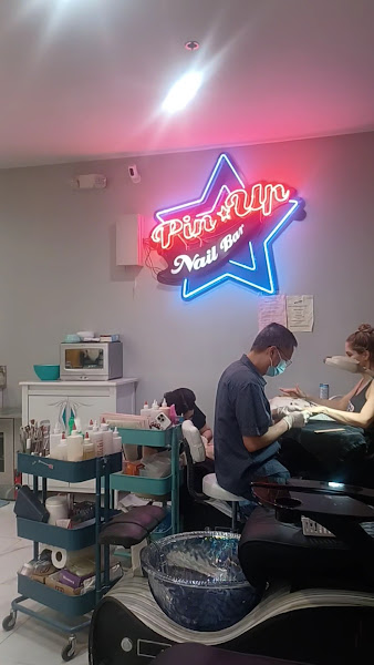 Pin UP Nail Bar 3