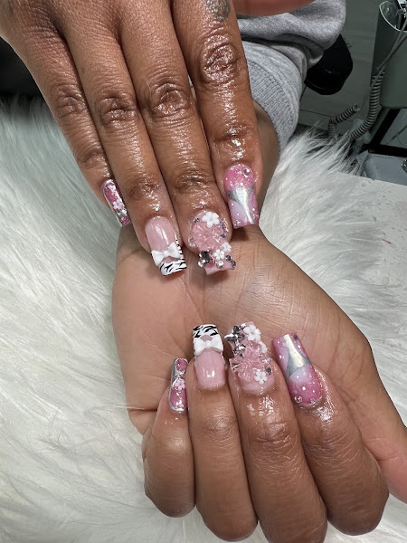 Runway Nail Lounge & Threading