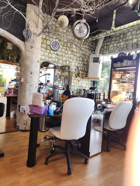 A Harmony Nail Spa & Salon 4
