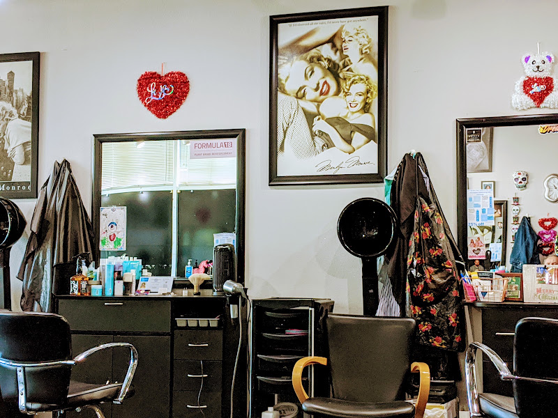 Smokin Hot Hair Salon 3