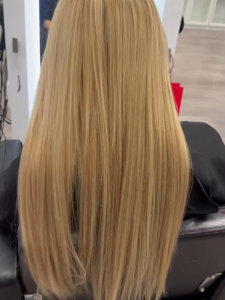 Hottie Hair Salon & Extensions Store 4