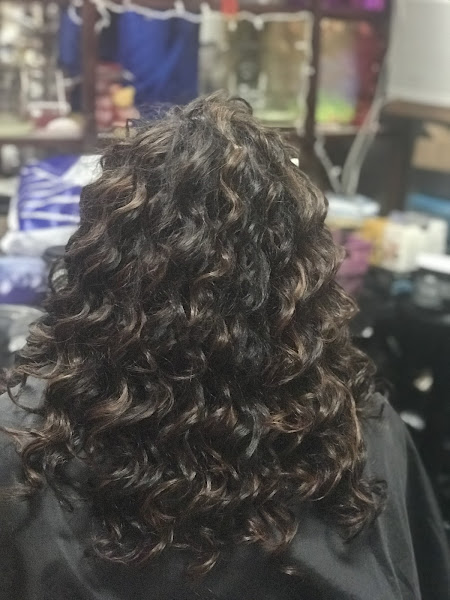 Best 4 Less Beauty Salon 3
