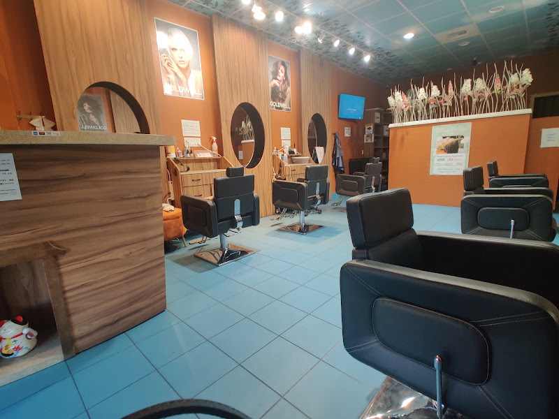 Kingdom hair salon 4