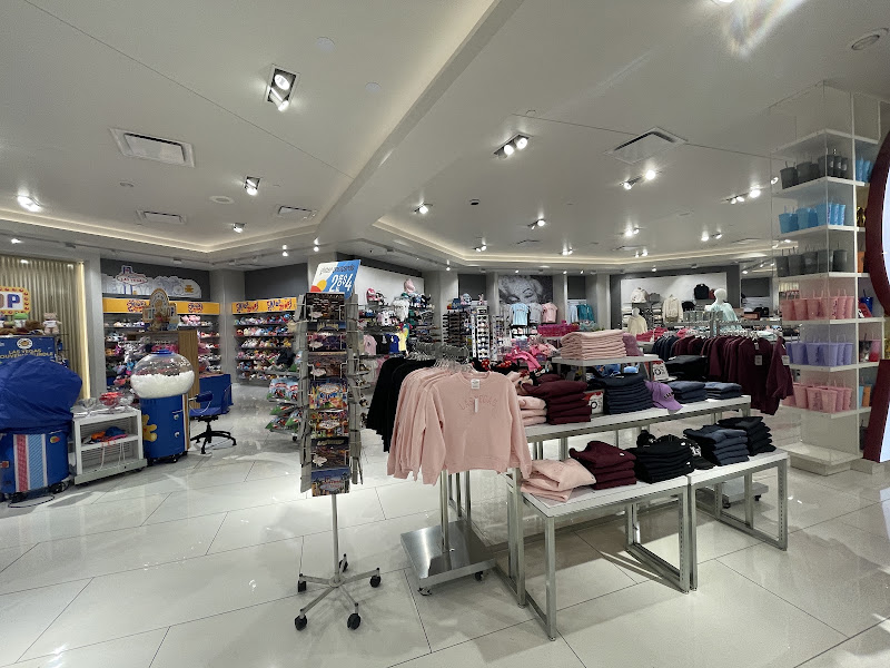 Fabulous Las Vegas Gift Shop 3