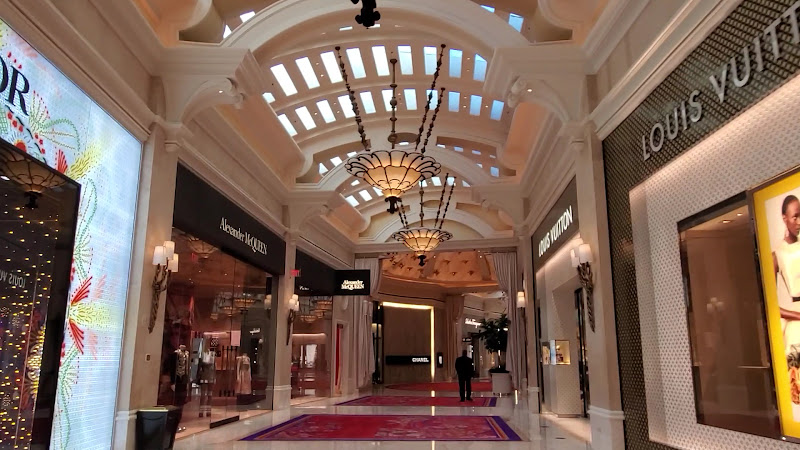 Wynn Plaza 3