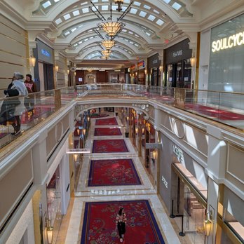 Wynn Plaza 4