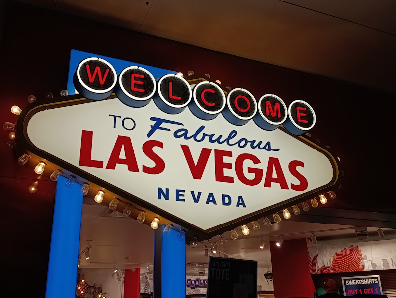 WELCOME TO THE FABULOUS LAS VEGAS SHOP AT D TERMINAL 2