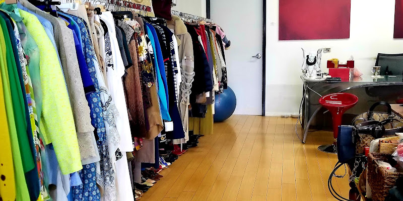 Closet Couture High End Consignment Boutique 4