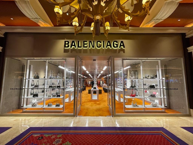 BALENCIAGA