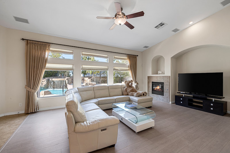 The Zhu Realty Group LLC 4