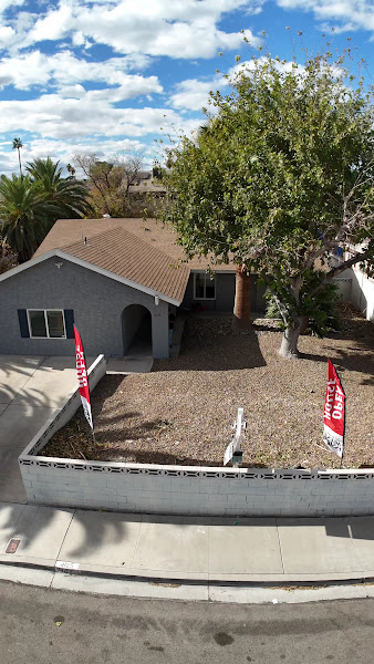 Gustavo Lopez Raya, REALTOR | glo homes with lpt Realty in Las Vegas 3