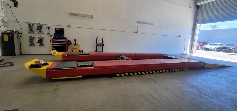 1ST VEGAS AUTO BODY SHOP 5