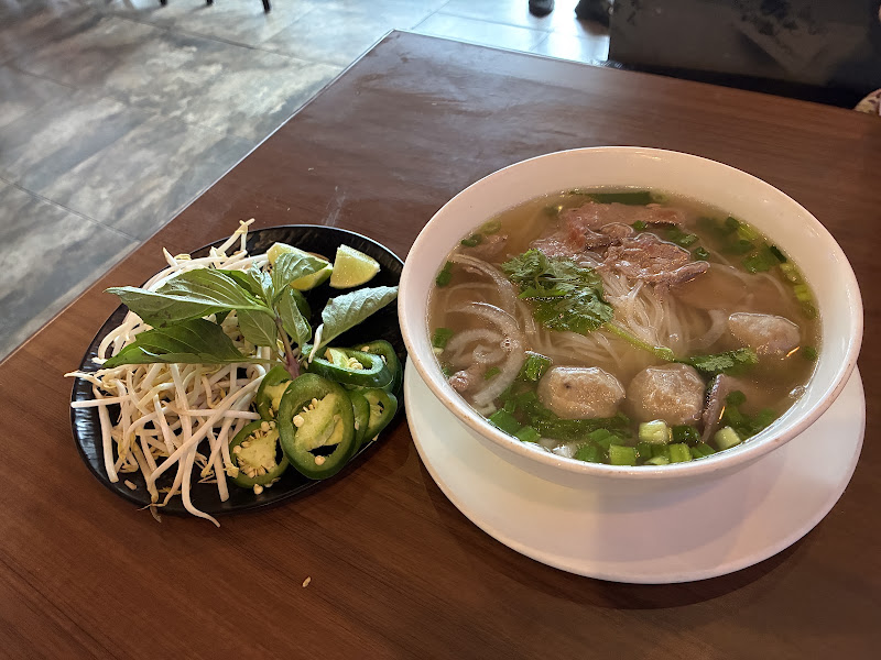 TD Seafood & Phở House 5