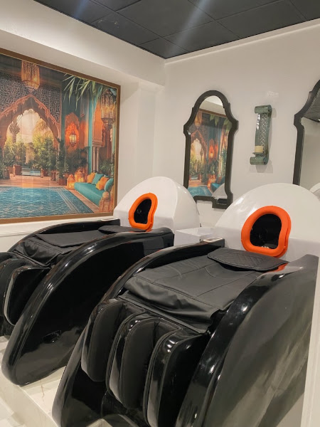 Robot Hair and Nail Salon 4