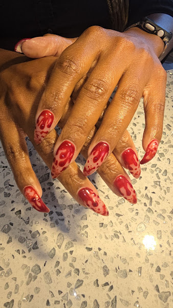 Tropical Oasis Nail Salon 5