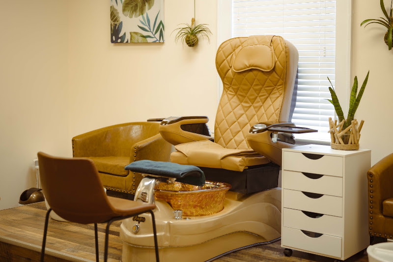 Botanical Nail and Skin Studio 5