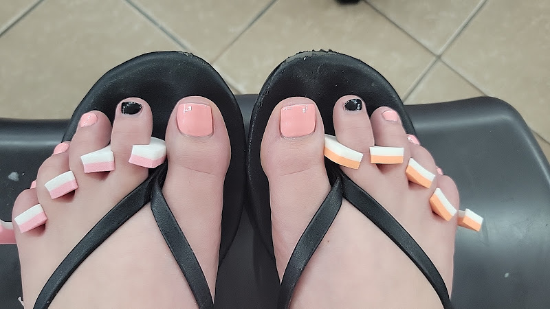 Lilly's Nails & Spa 5