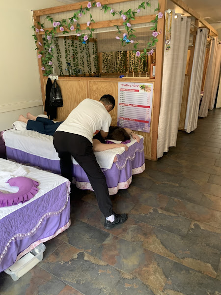 Reflexology Foot Massage 4