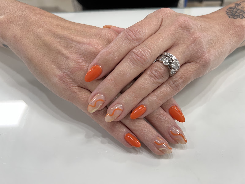 Eversaint Salon 4