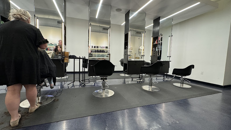 Paris Parker Salon & Spa 5