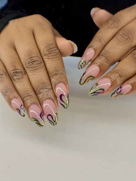 La Nails & Hair 4