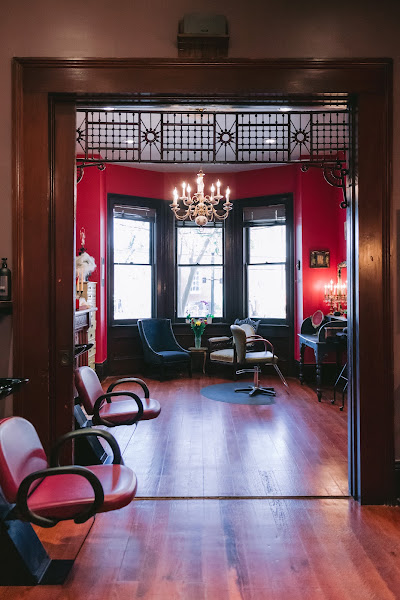 Hinge Salon