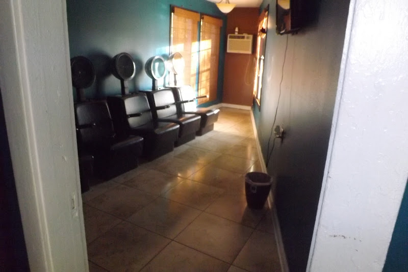 WHISPER'S Hair Studio 4