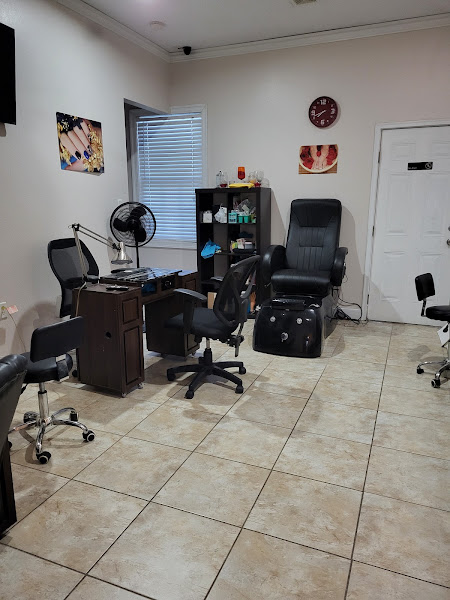 Chateau Cheveux Salon and Spa 4