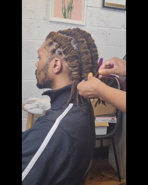 Empress Mi Cheveux & Lacire Salon (Hair and Waxing) 3