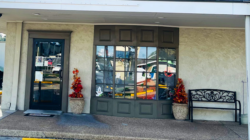NOLA Gifts & Decor