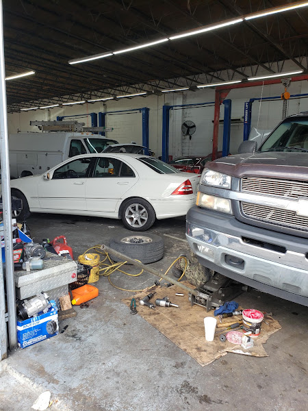 Lee Auto Repair 3