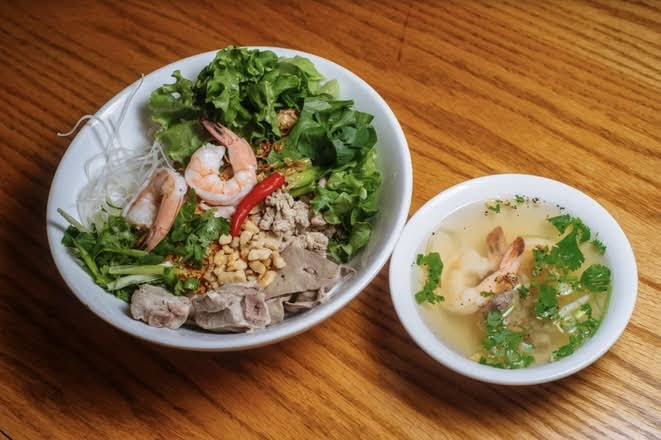 MeKha Noodle 5