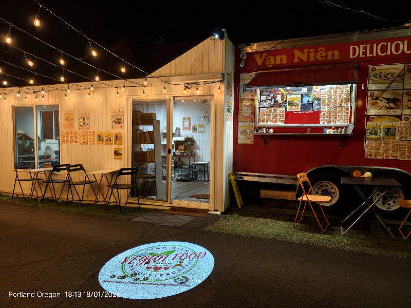 Van Nien Vegan Baguette & Food & Coffee & Tea