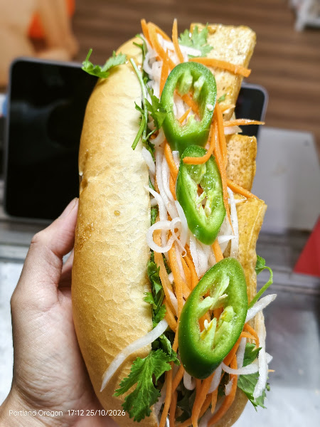 Van Nien Vegan Baguette & Food & Coffee & Tea 4