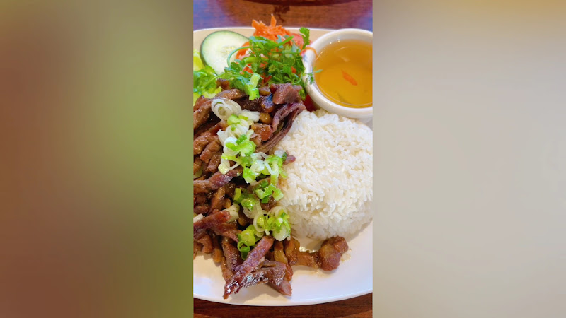 Vina Deli Baguette & Pho 3