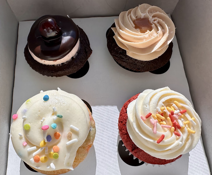 Saint Cupcake & Poplandia Artisan Popcorn 4