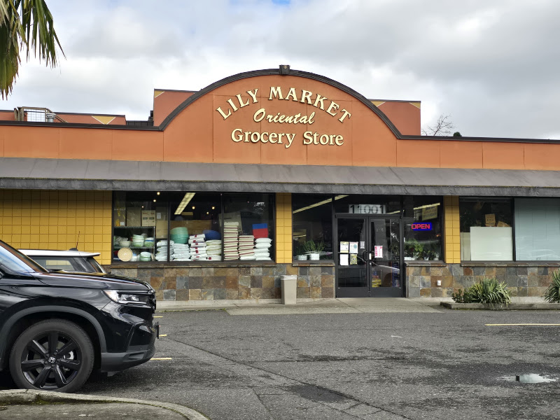 Lily Market 2