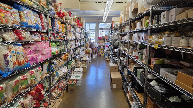 Lily Market 5