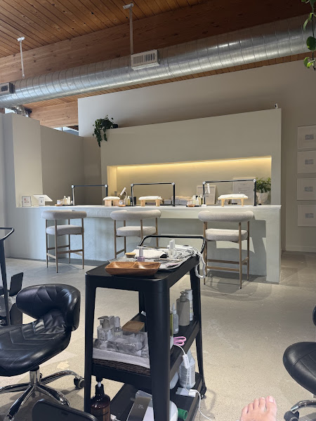 STUDIO VÉLA Nail Salon 4