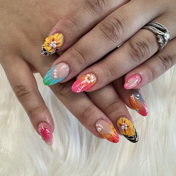 L&Q NAILS 5