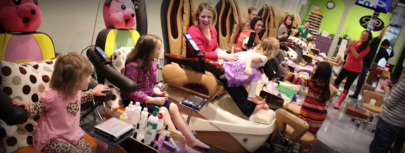 Mani & Pedi Nail Salon