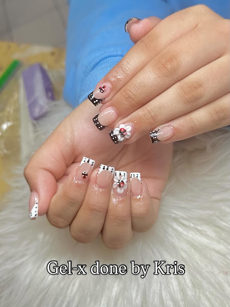 PDX Nails & Lashes (Glisan) 4