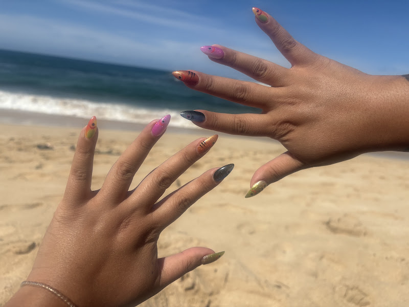 Deluxe Nails & Spa 4