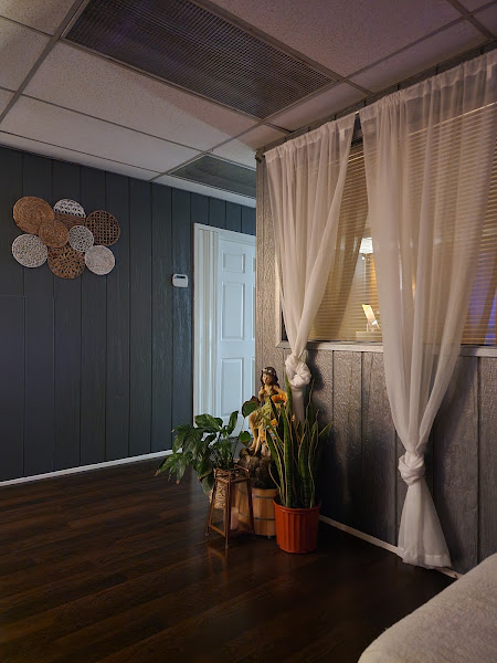 Footprint Massage Spa LMT 4