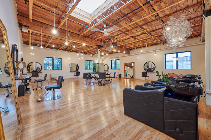 220 Salon