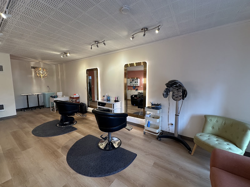 MERAKI Hair Studio 5