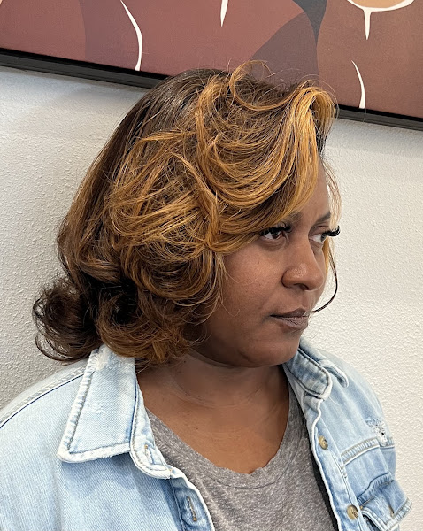A New U Salon 3